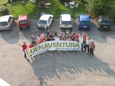 Foto Buenaventini nel piazzale del Buena
