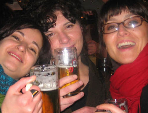 silvia-ale-and-laura.jpg