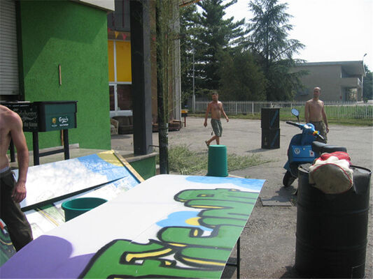 grafitti-outside.jpg