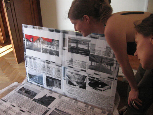 photo-exh-arrival-anna-2.jpg