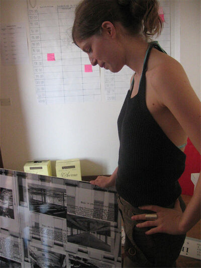 photo-exh-arrival-anna.jpg