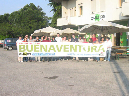 tutti-in-front-of-bv-2.jpg
