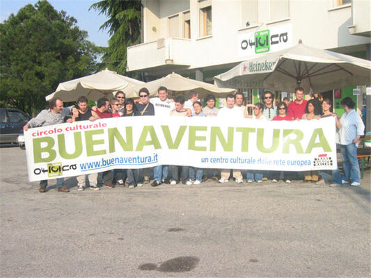 tutti-in-front-of-bv-3.jpg